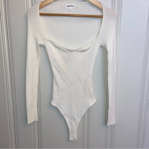 Superdown Off-white Ribbed Long-sleeve Bodysuit - Picture 1 of 5
